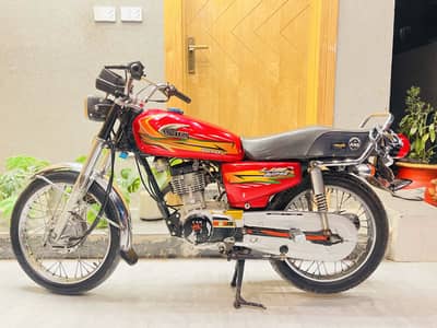 UNITED 125 2021 model (1st owner, islamabad number)