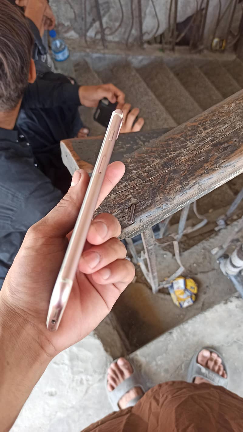 Apple iPhone 7 Plus 1