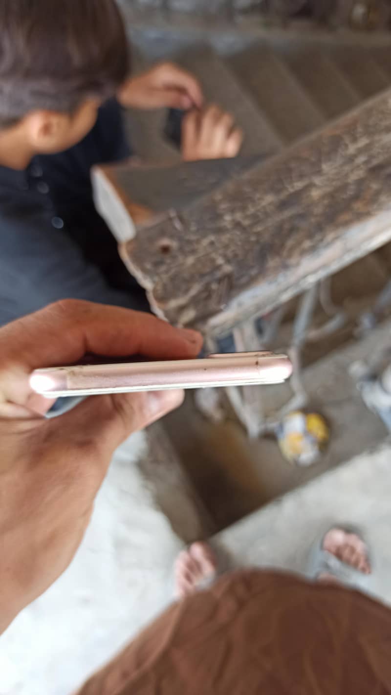Apple iPhone 7 Plus 2