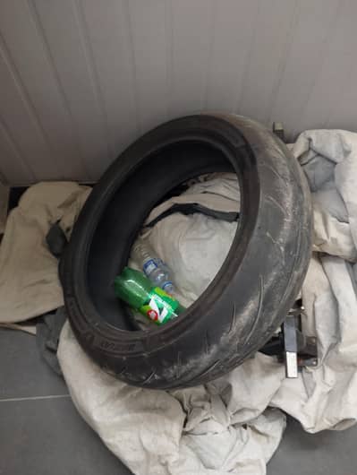 Bridgestone rear tyre for Kawasaki zx6R