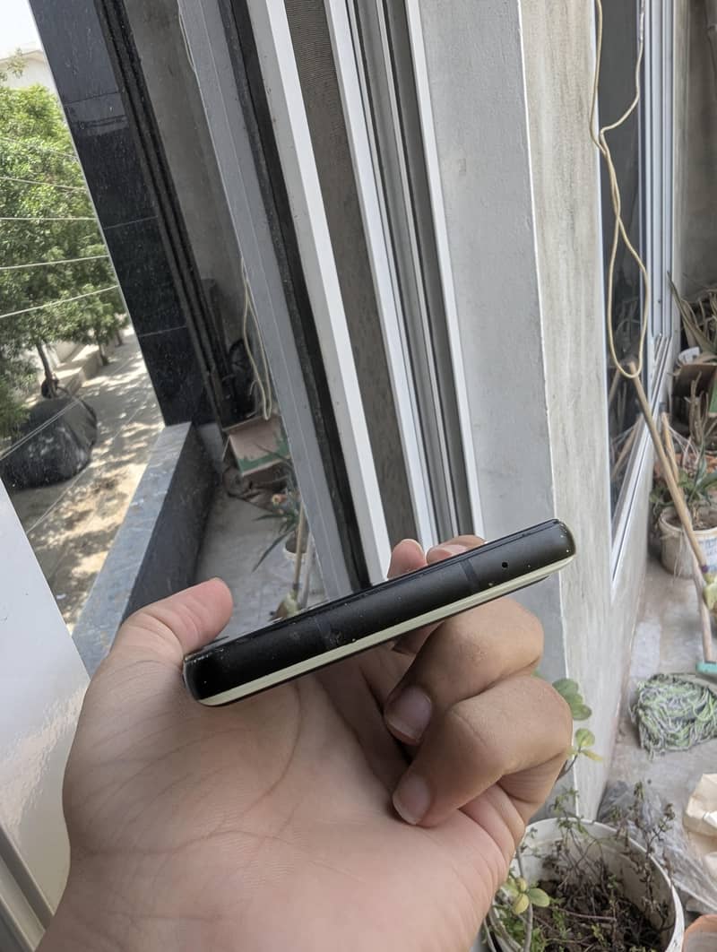 Google Pixel 6a 5