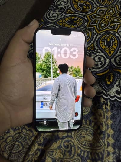 Apple iPhone 13