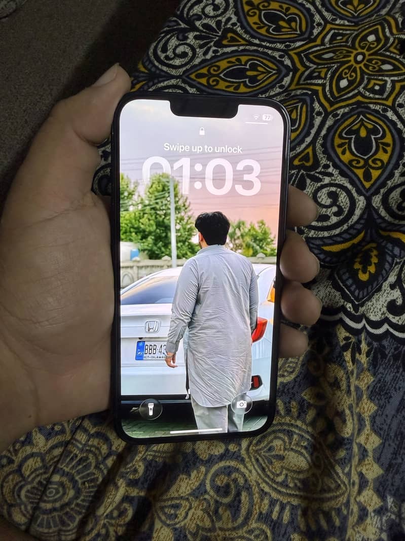 Apple iPhone 13 0