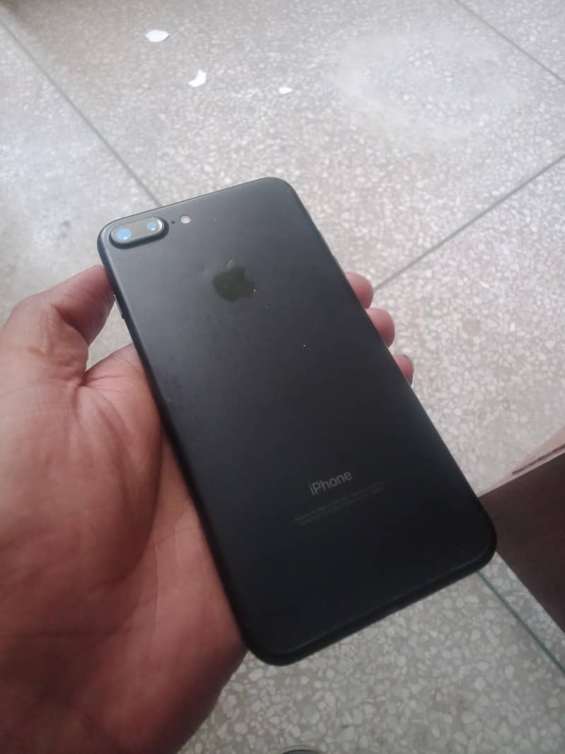 Apple iPhone 7 Plus 1