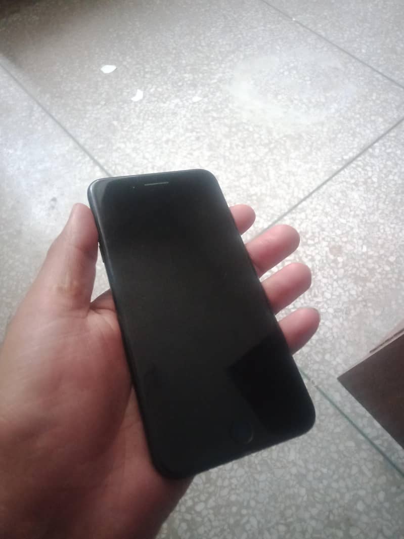 Apple iPhone 7 Plus 2