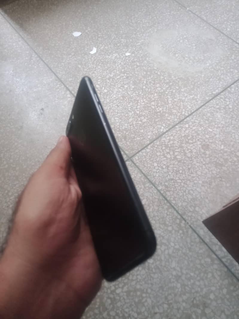 Apple iPhone 7 Plus 3