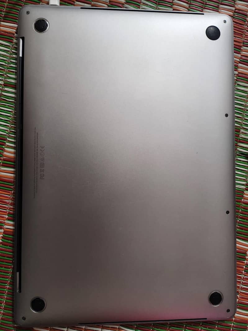 mac book pro 0