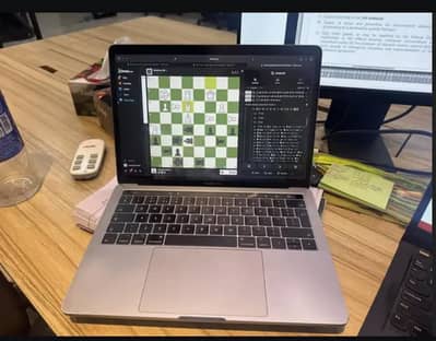 MacBook pro 2017 8/512 (touchbar)