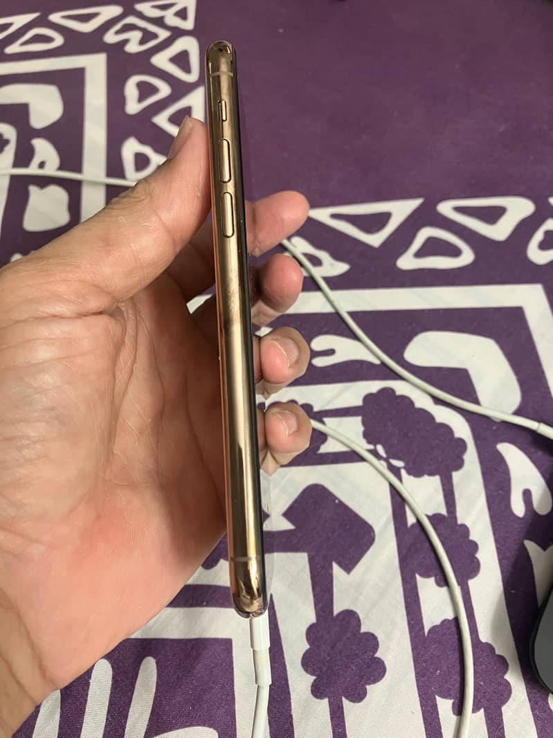 Apple iPhone 11 Pro 1