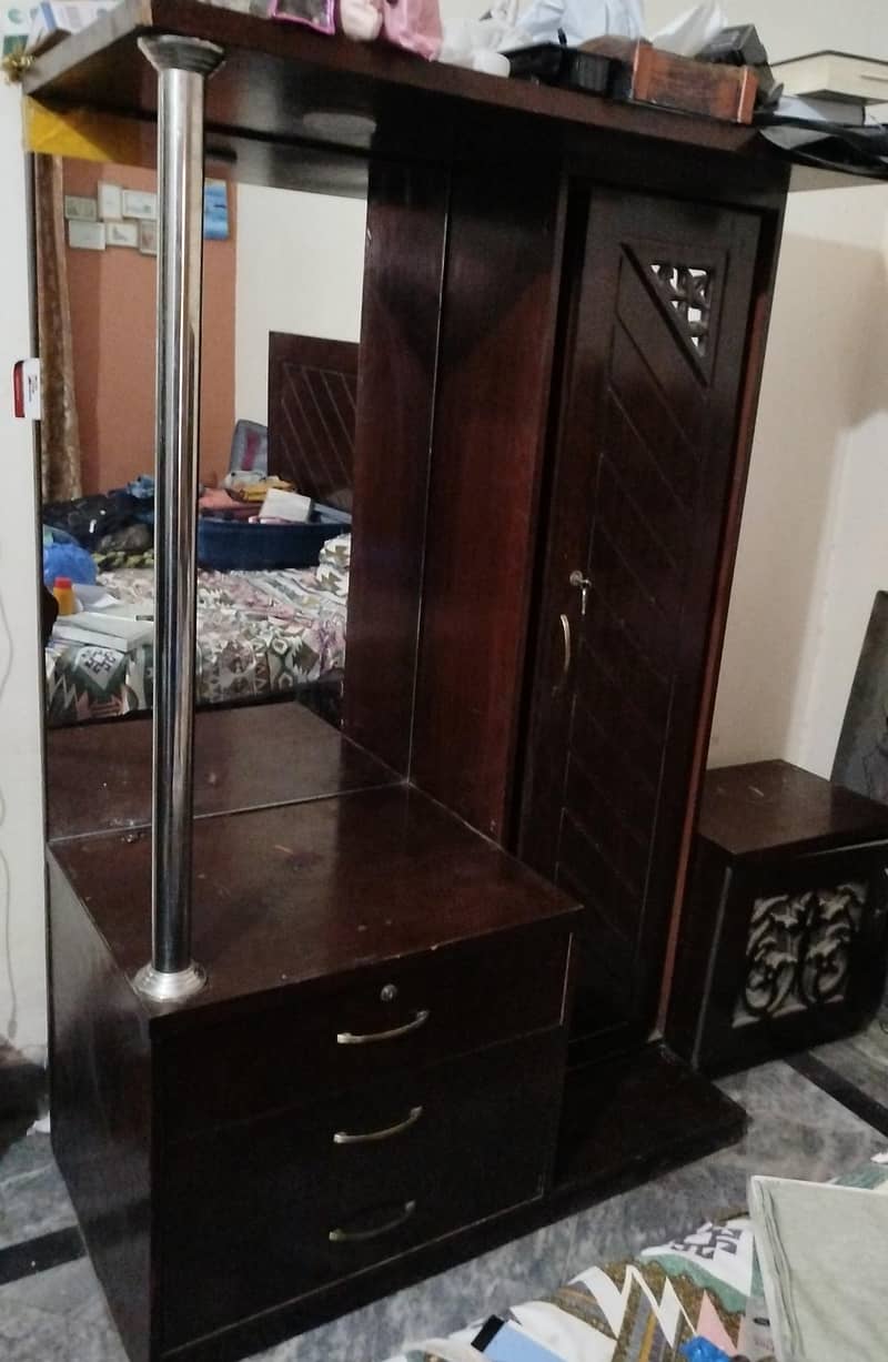 Dressing Table 0
