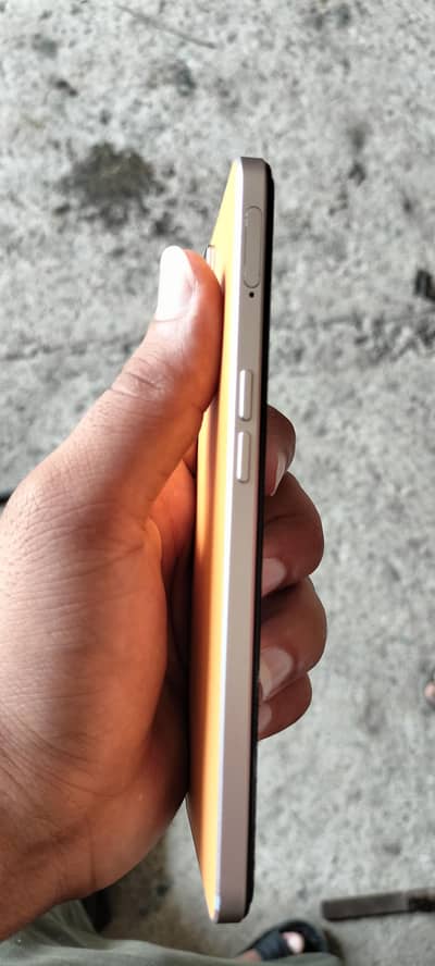 OPPO F21 Pro leather back lush condition