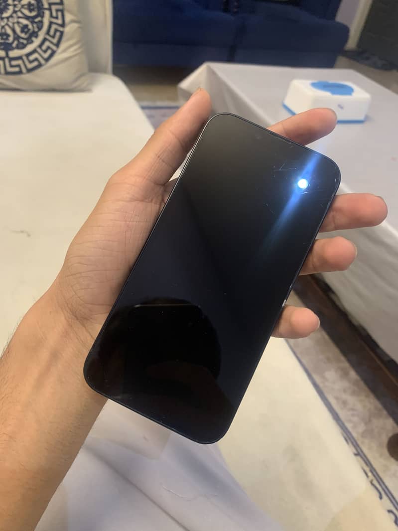 iPhone 14 3