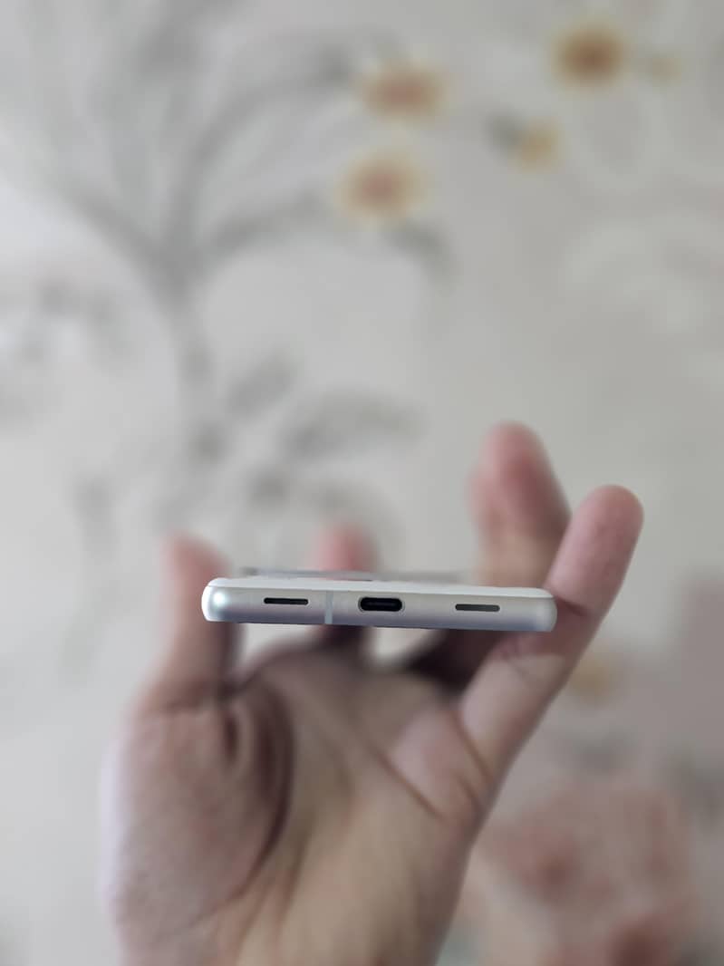 Google Pixel 7a 2