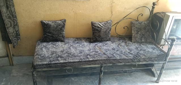 iron made three seater type