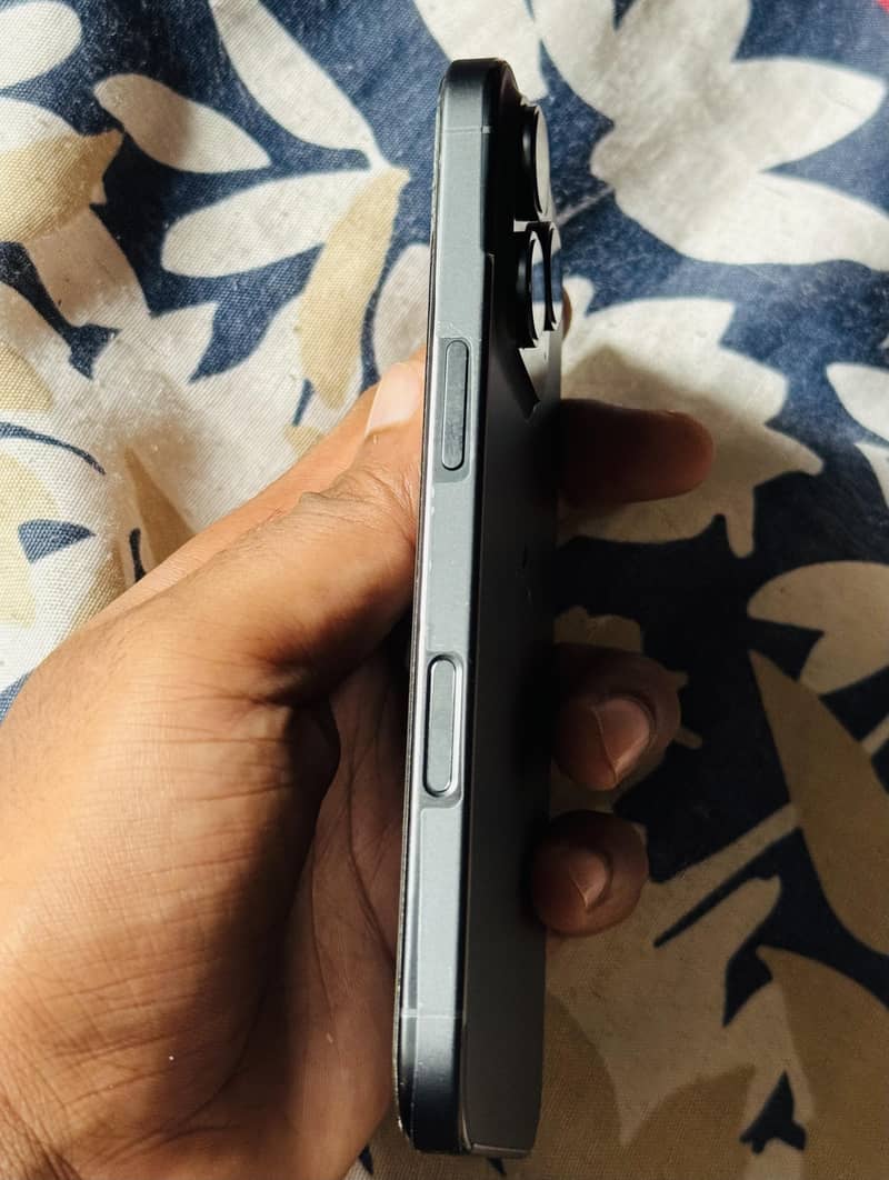 IPhone 16 Pro 1