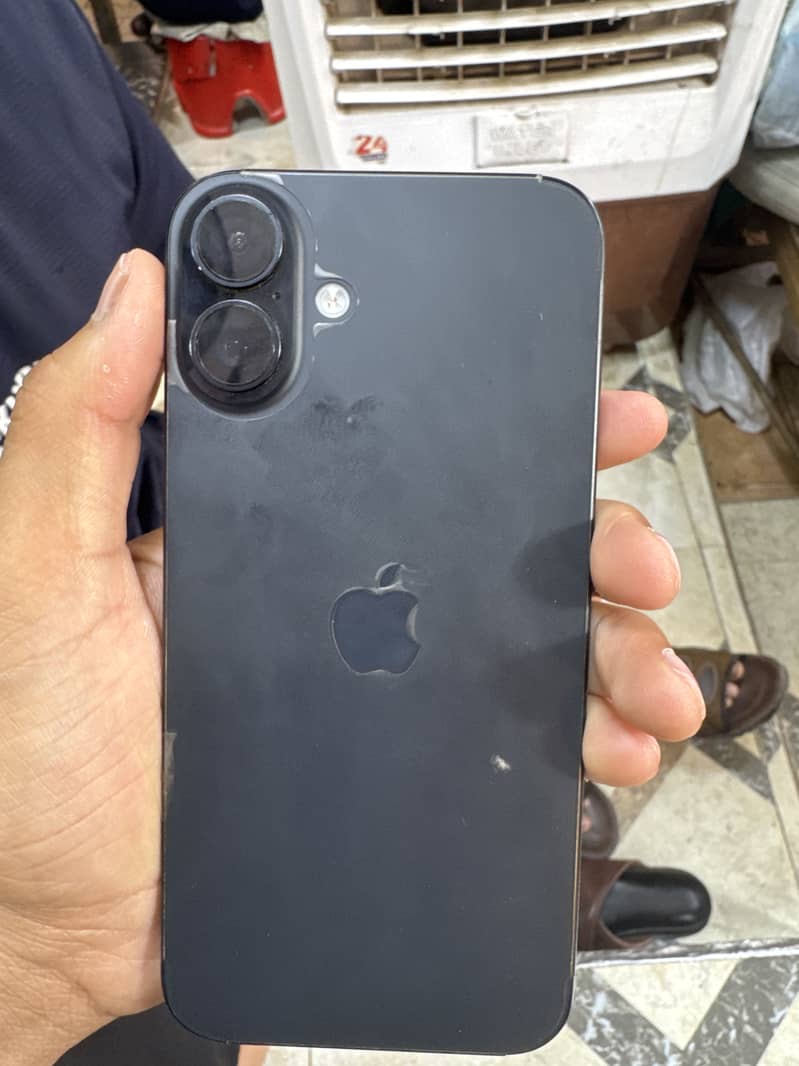 Apple iPhone 16 Plus 0