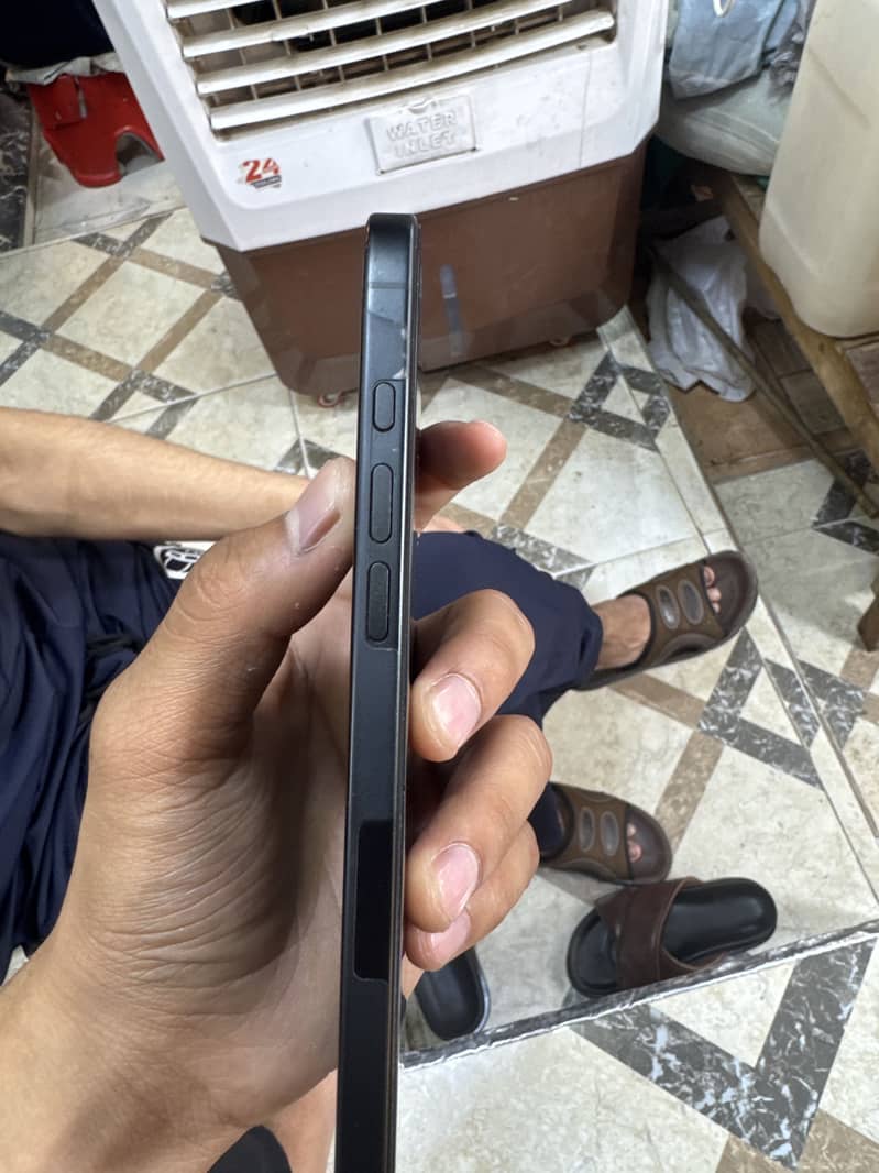 Apple iPhone 16 Plus 2