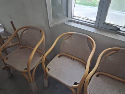 Lawn chairs and table for sale