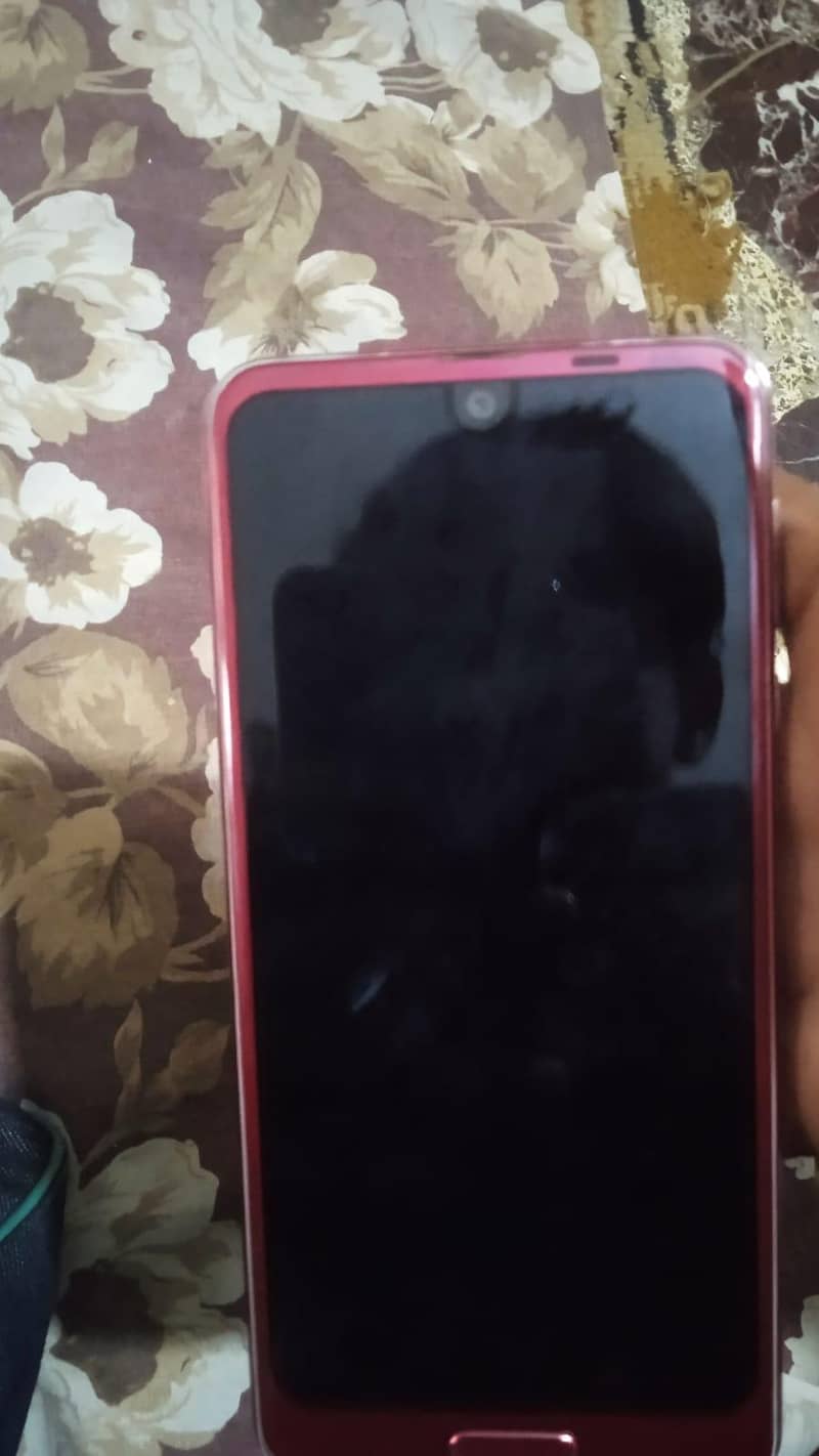 Sharp Aquos R2 4
