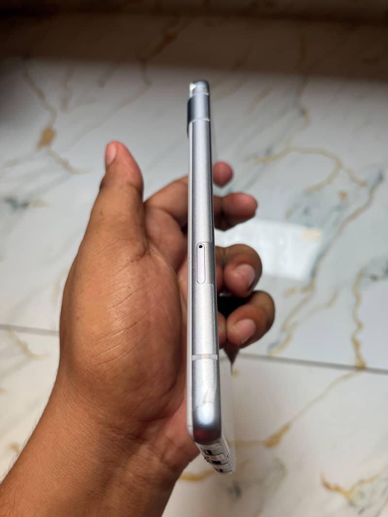 Google Pixel 7a 2