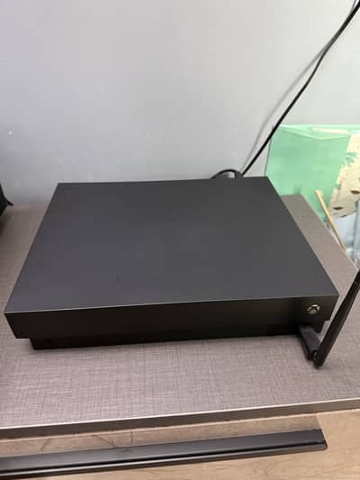 Xbox One X 1TB