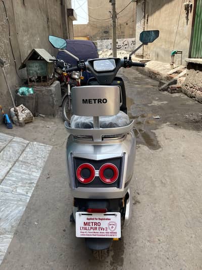 Electric Scooty Metro M6