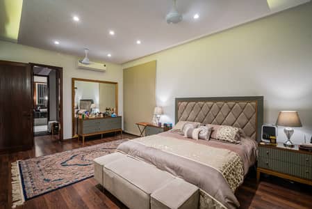 500 YARD LIKE BRAND NEW HOUSE AVAILABLE FOR RENT
