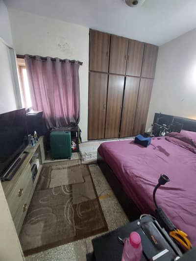 2bhk PHA flat for sale G11-4 asking 175cr small negotiation possible