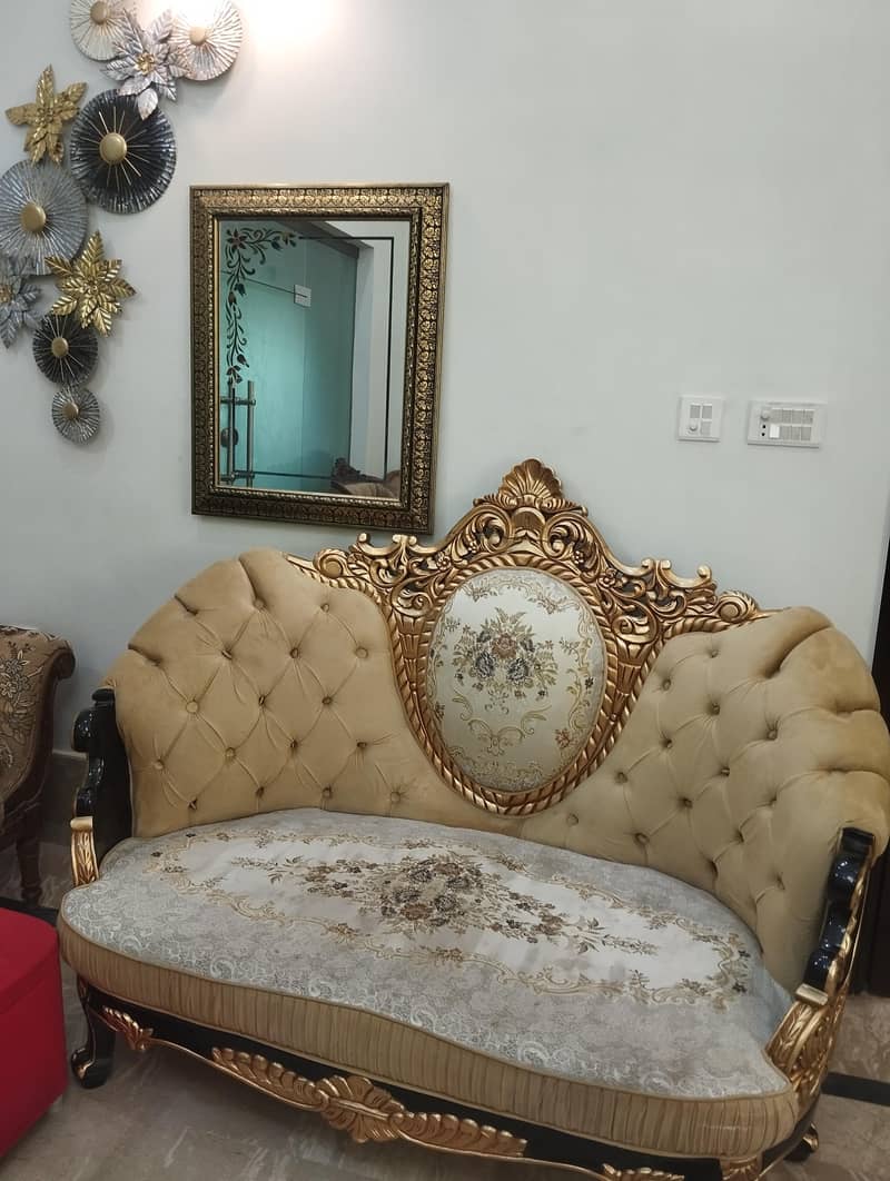 برائے فروخت: شاندار 7 سیٹر صوفہ سیٹ 3