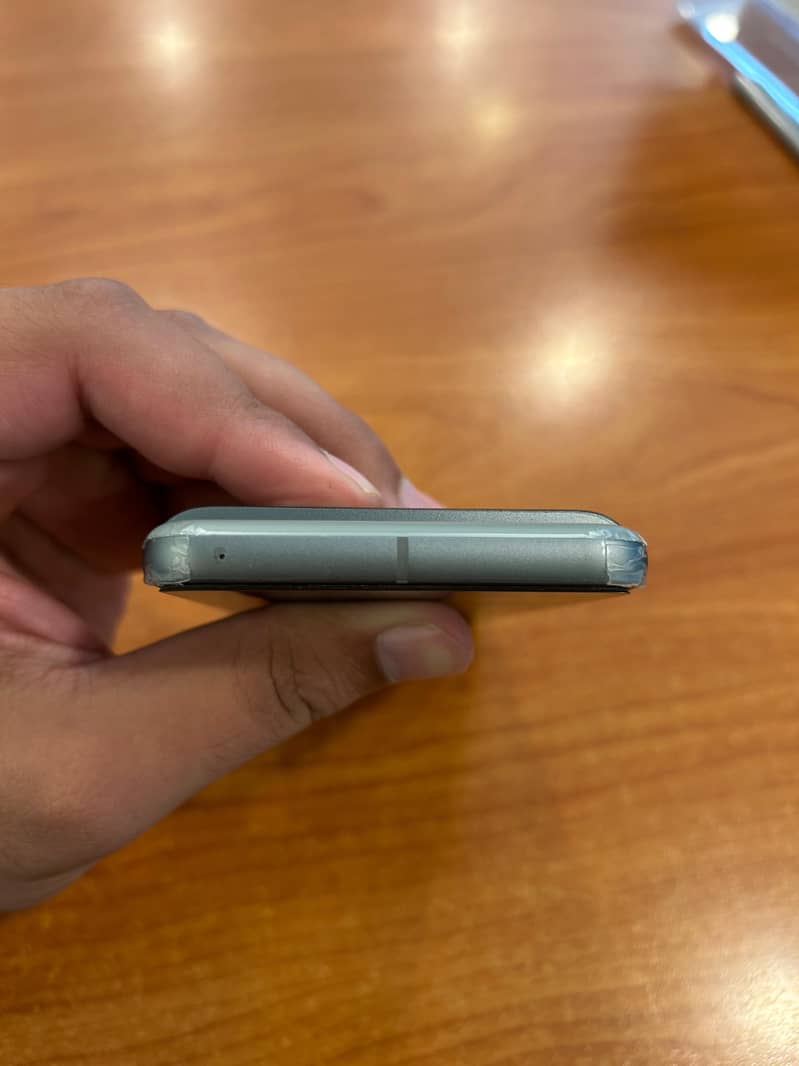 Google Pixel 8 4