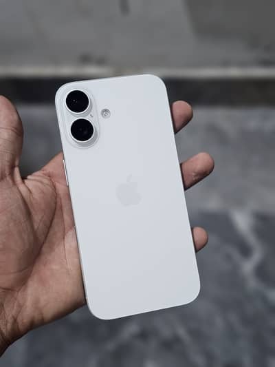 Apple iPhone 16