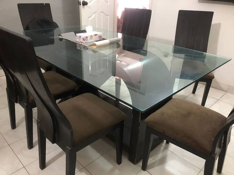 DINING TABLE 0
