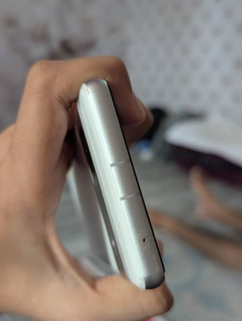 Google Pixel 7a 3