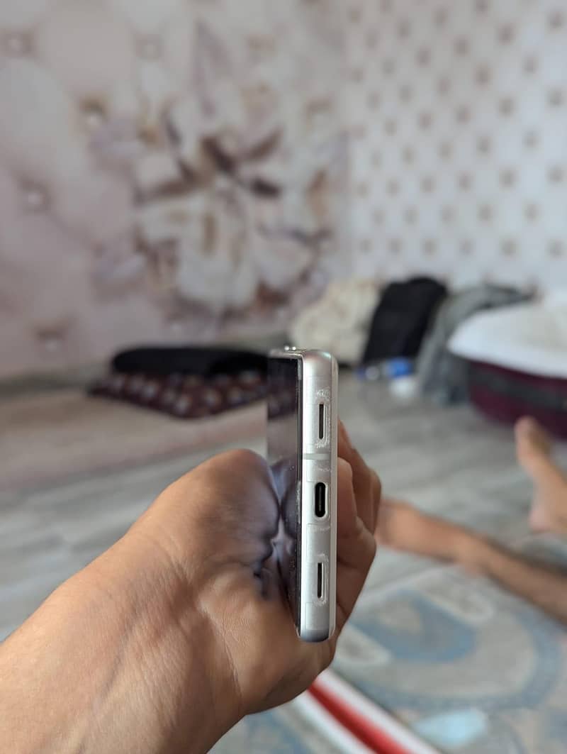 Google Pixel 7a 4