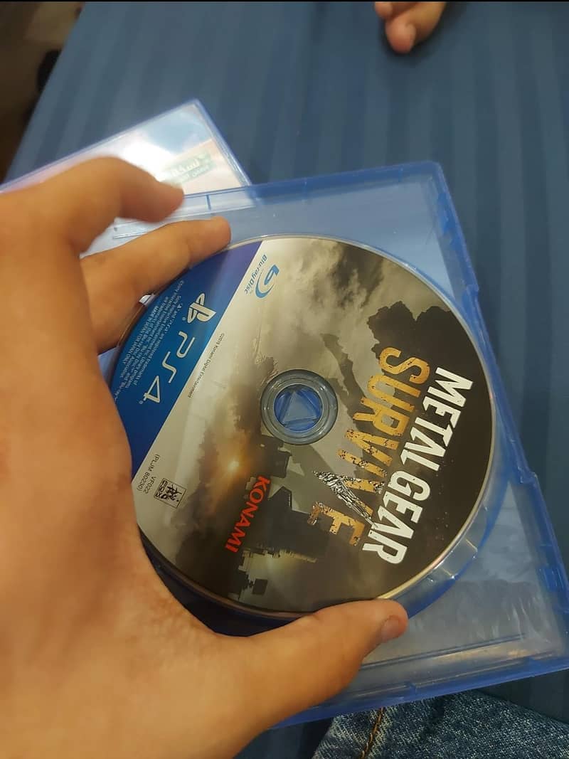 PS4 Disc/Game 2
