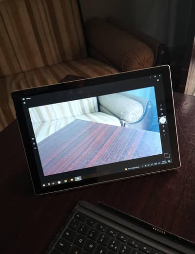 Microsoft surface pro 5 i5 7th gen