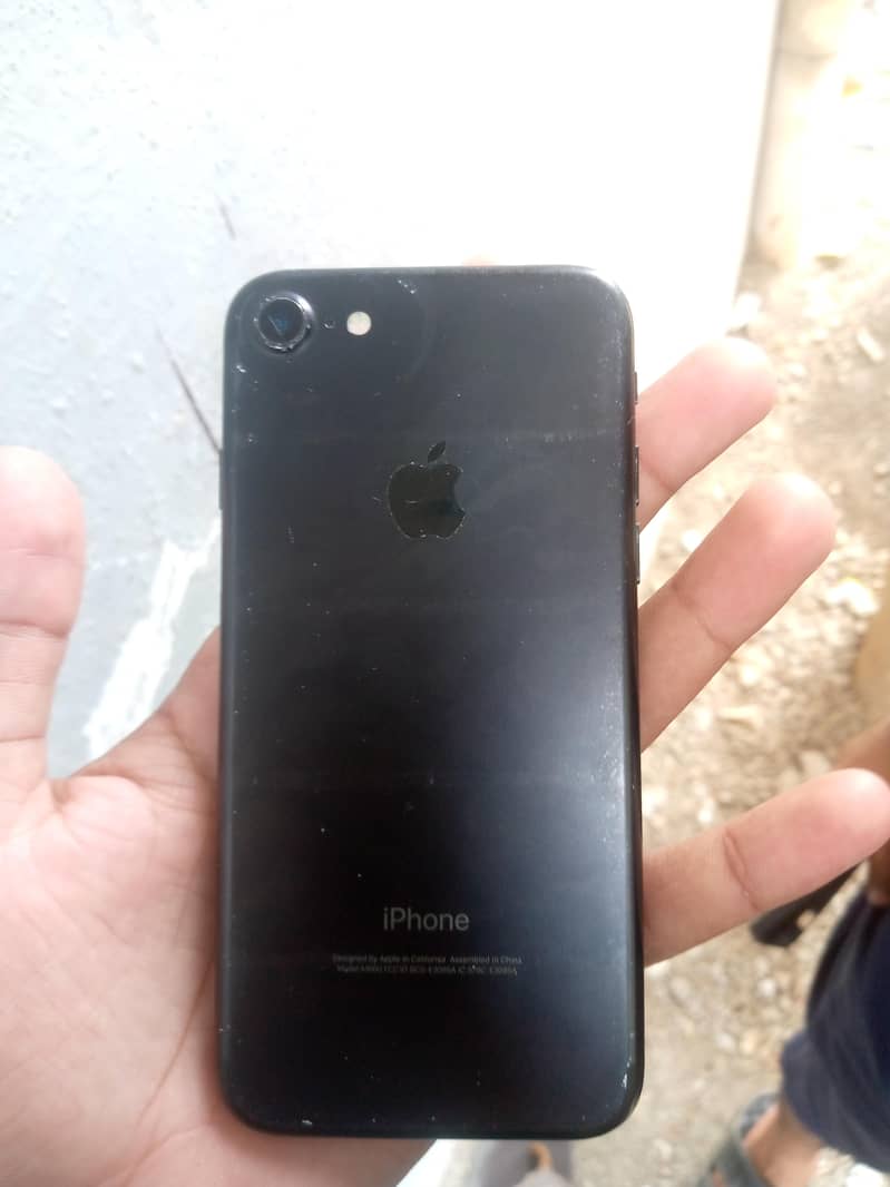 Apple iPhone 7 0