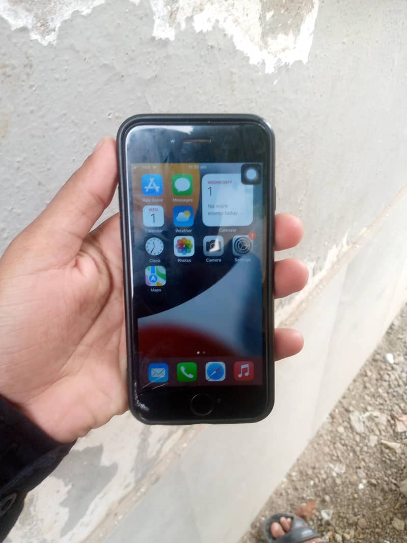 Apple iPhone 7 1