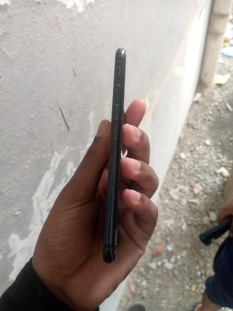 Apple iPhone 7 6