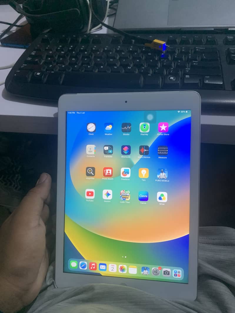 iPad 5th Generation 0