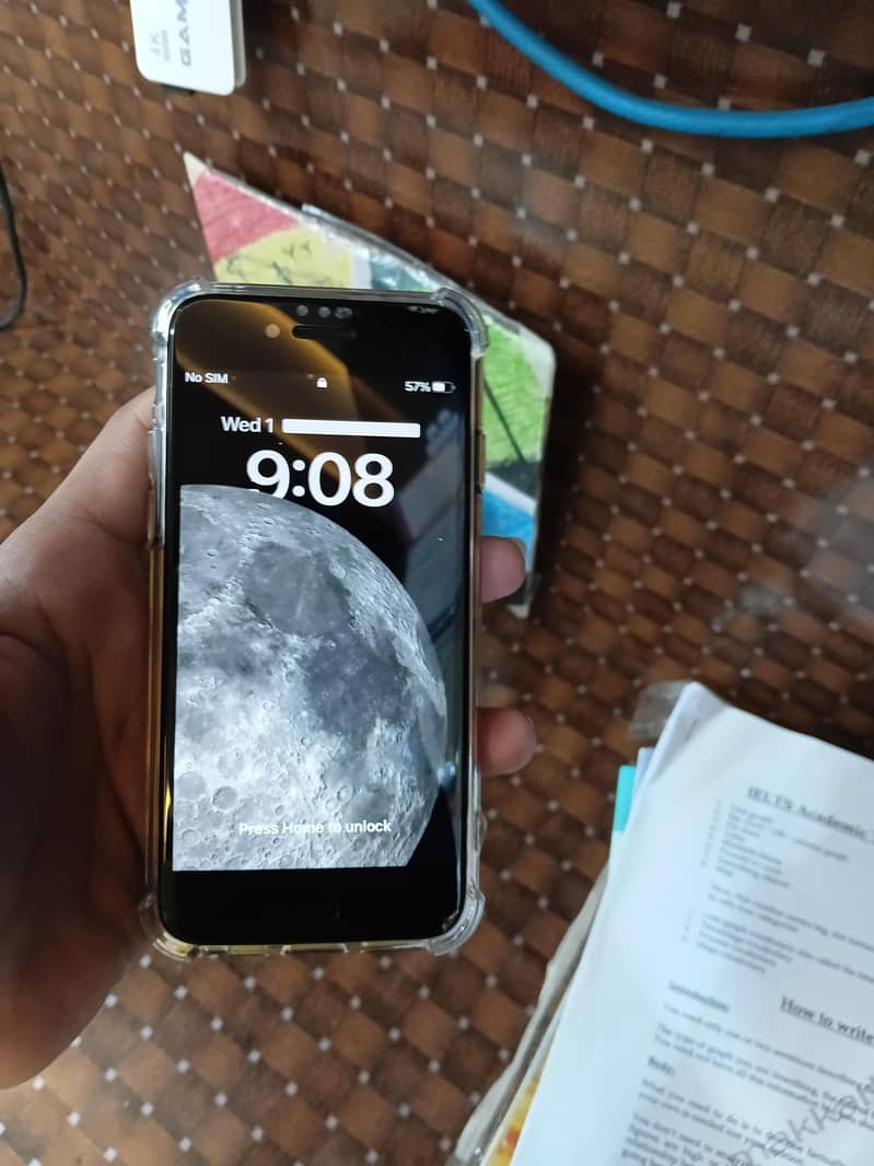 Apple iPhone 8 3