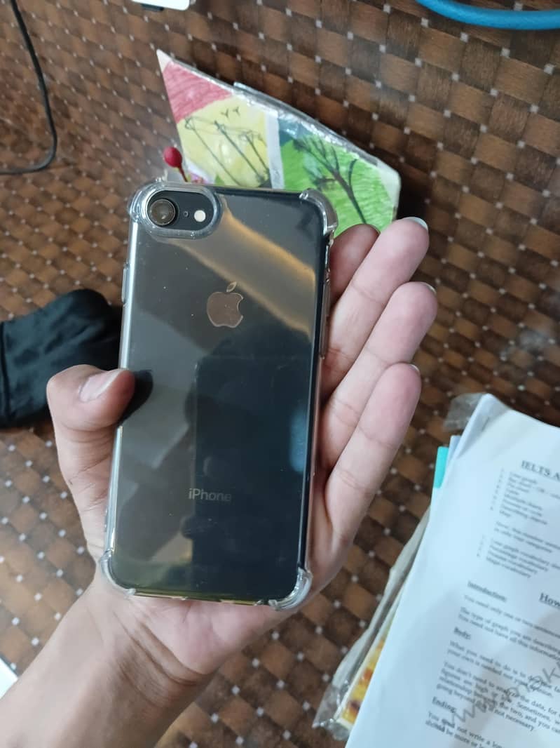 Apple iPhone 8 4