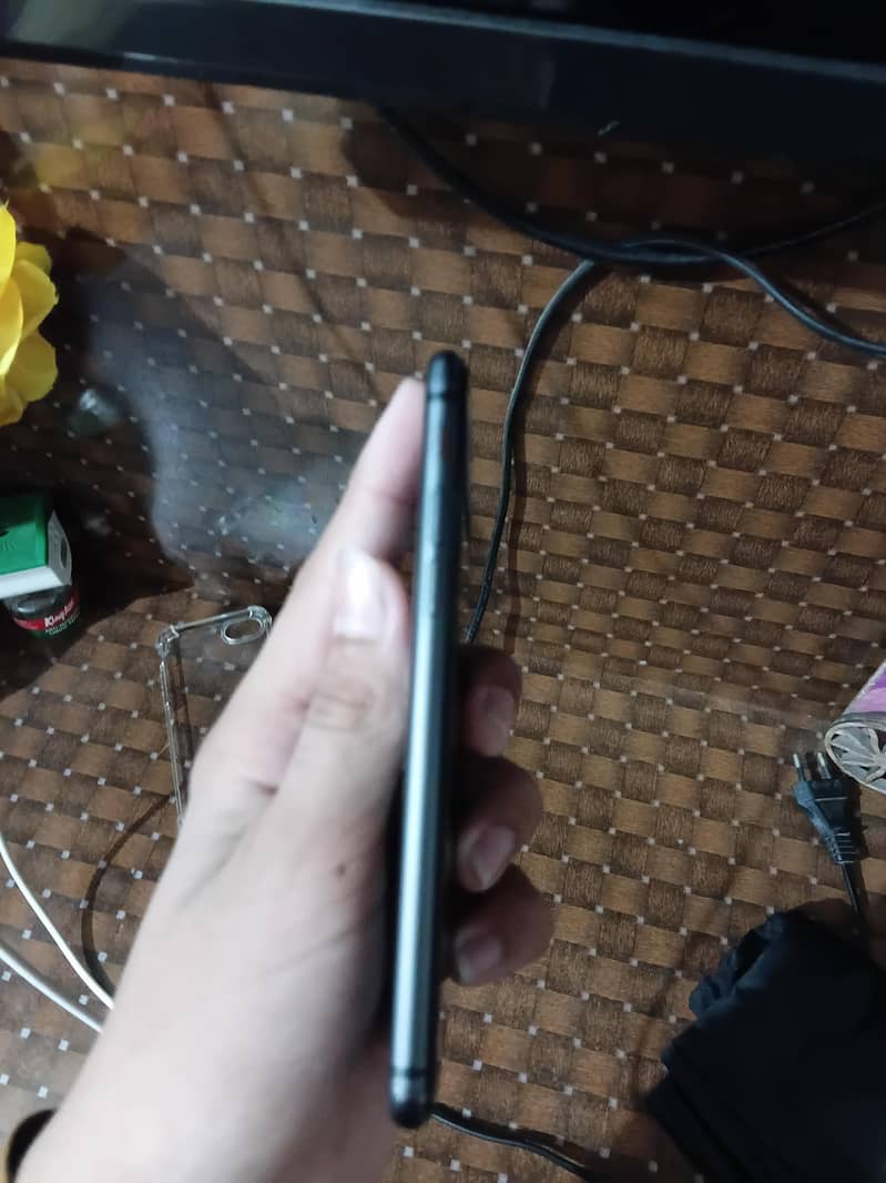 Apple iPhone 8 7