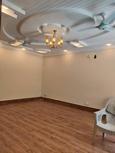Beautiful 10 Marla House Available For Rent in Kohinoor City Faisalabad