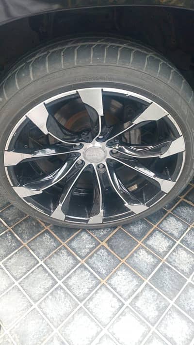 22 inch alloy wheels with tyres for land cruiser V8 used 5 nuts