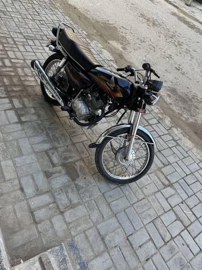 Honda 125 Black