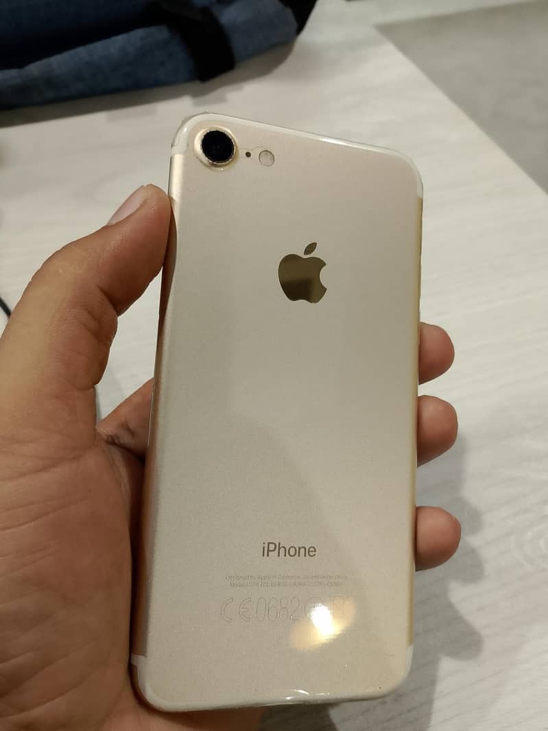 Apple iPhone 7 2