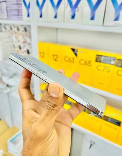 Vivo y200