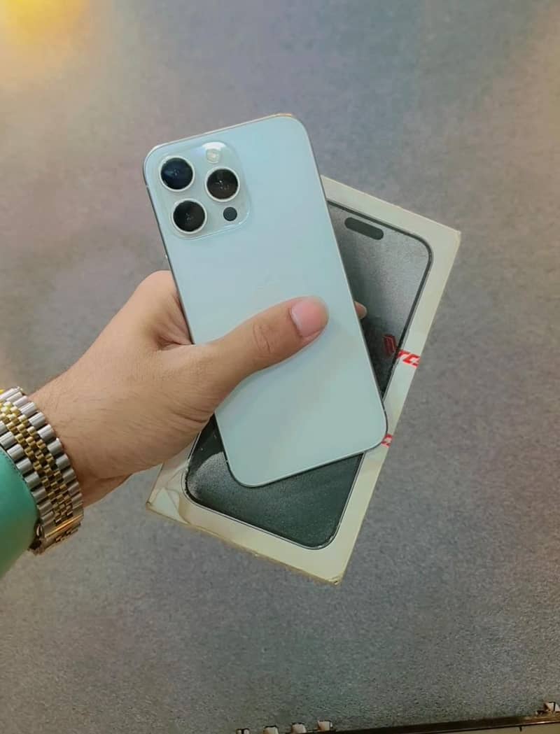 iPhone 15 Pro Max 0