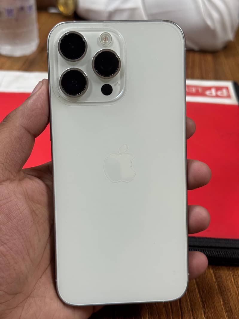 iPhone 15 Pro Max 3